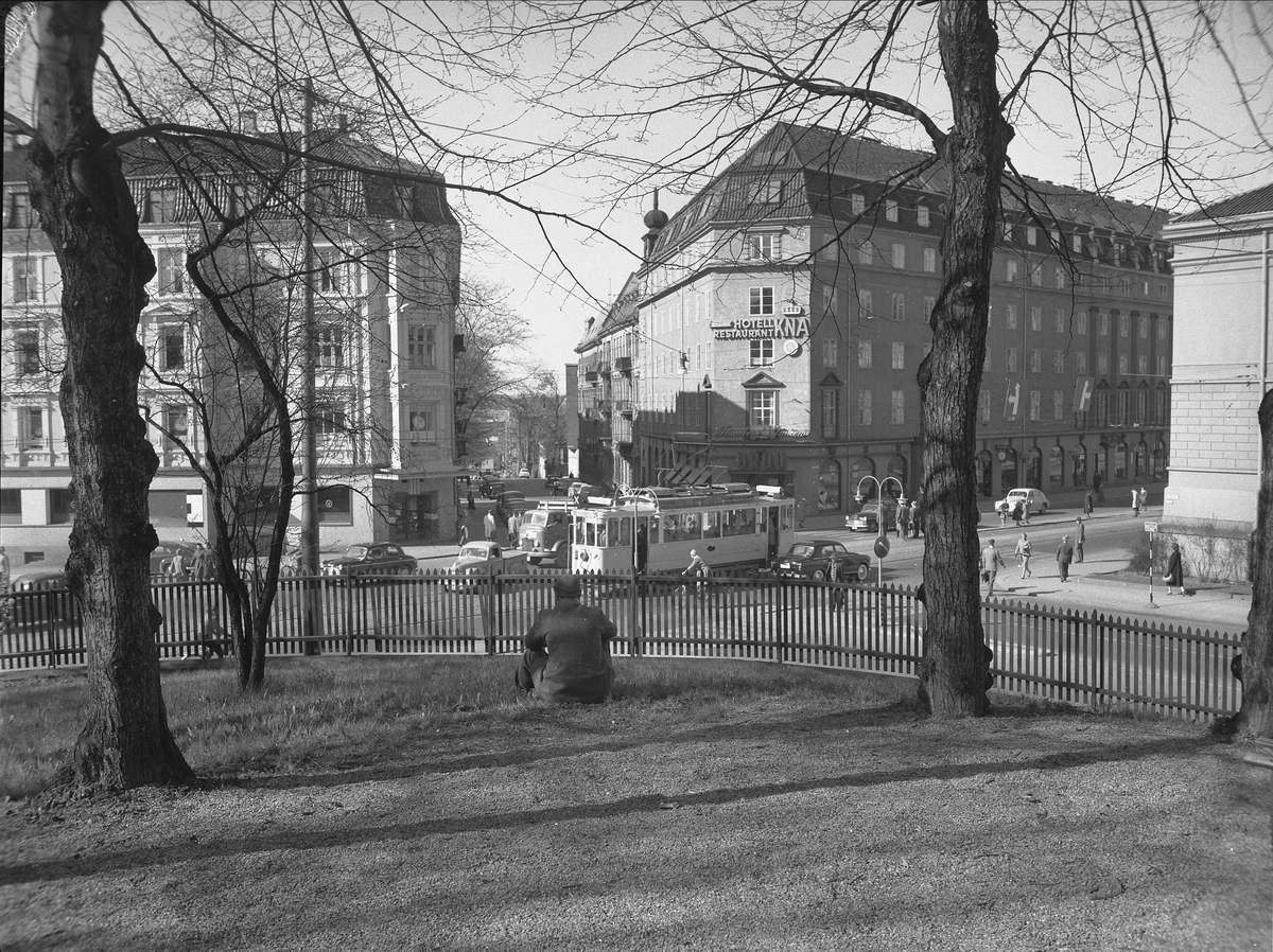 Drammensveien 1, Oslo, mai 1958. Dronningparken.