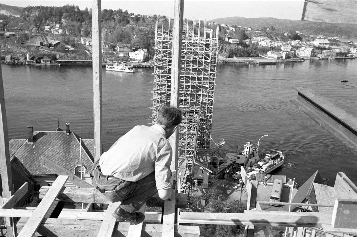 Breviksbrua i Telemark under bygging i 1960.