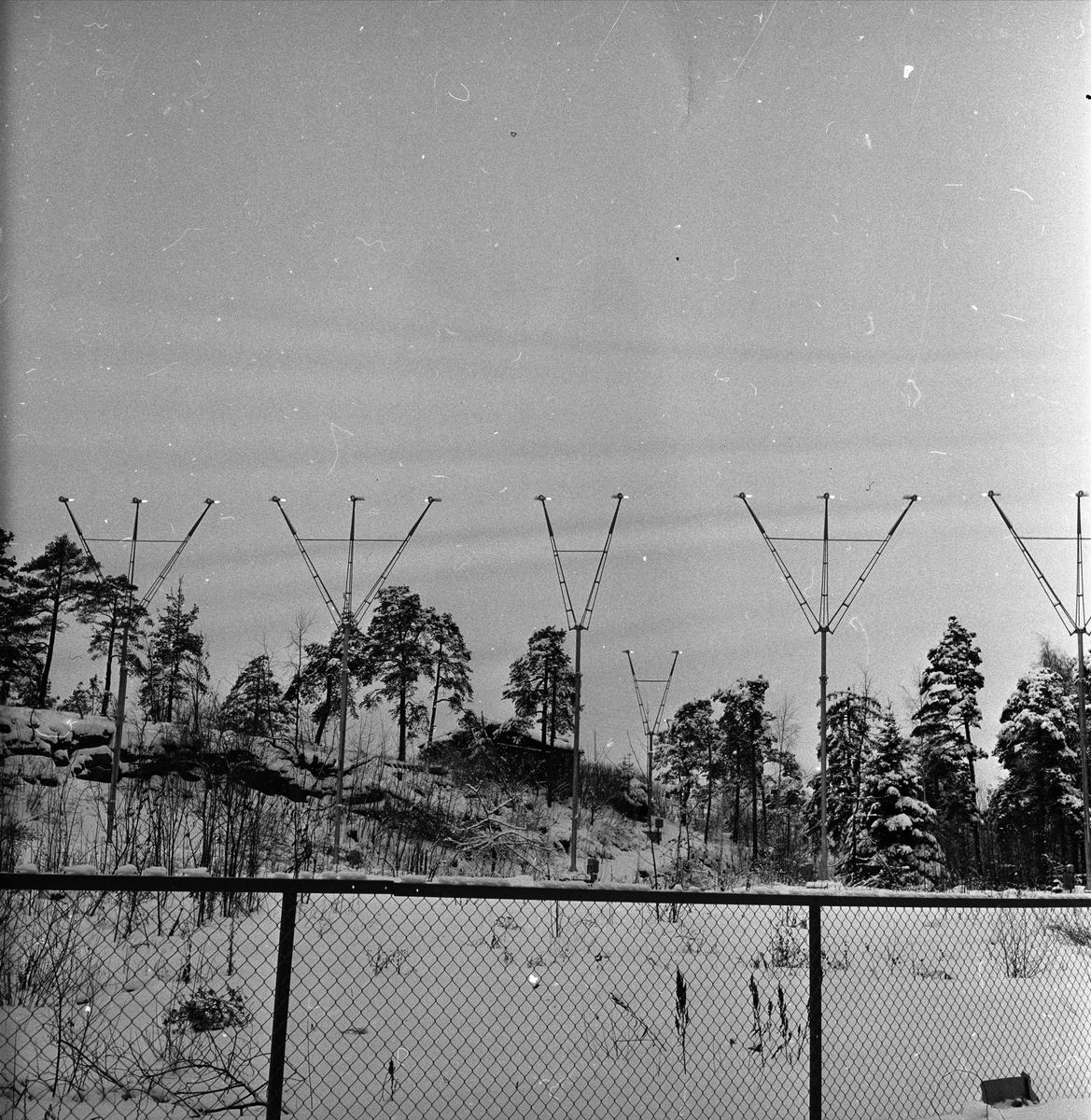 Snarøya, Bærum, Akershus, 09.01.1956. Gjerde og landskap.