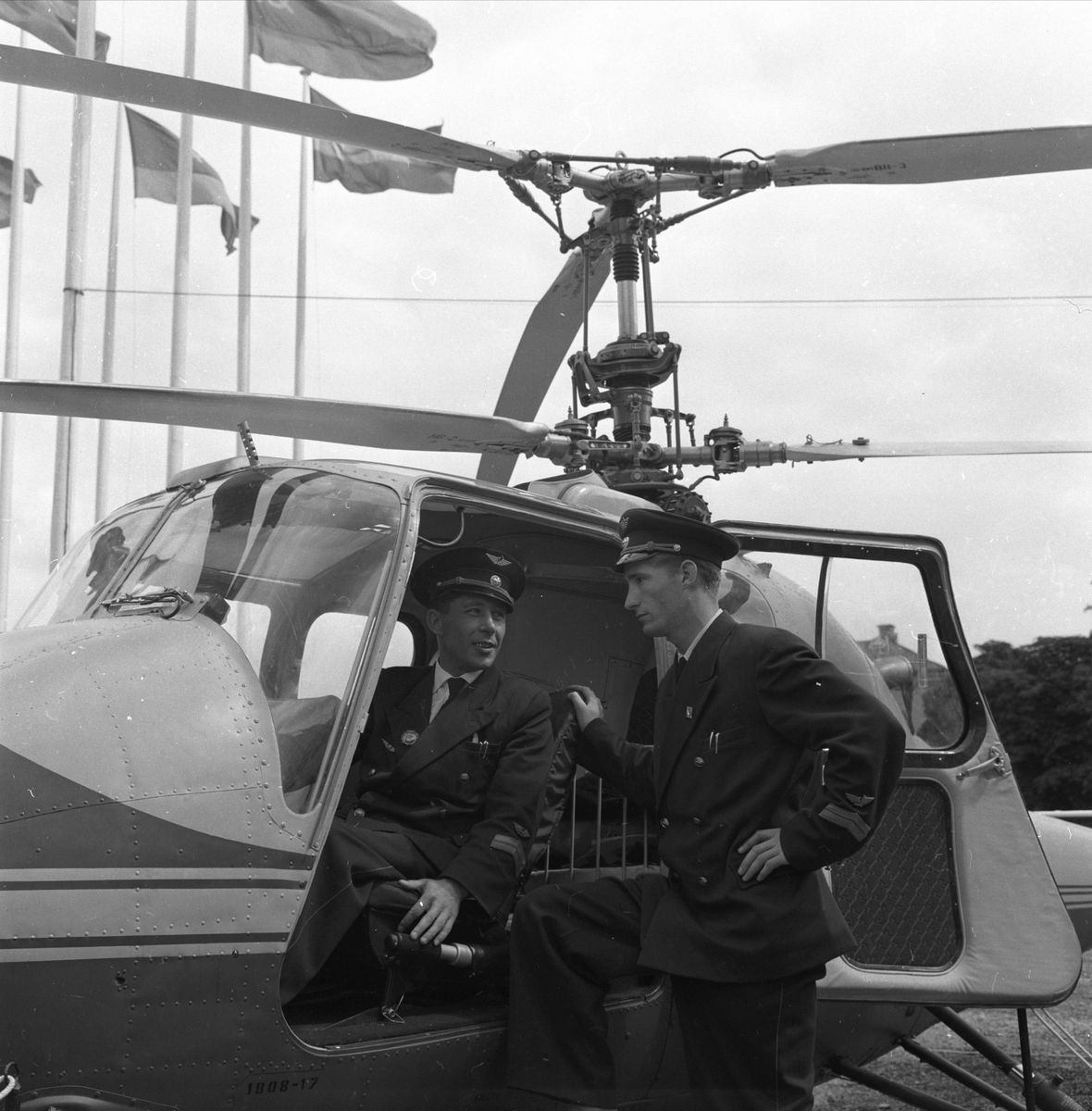 Oslo, Festningsplassen,  1960, Sovjetrussisk industriutstilling, russiske helikopter. Helikopteret er en Kamov Ka-18, antakelig.