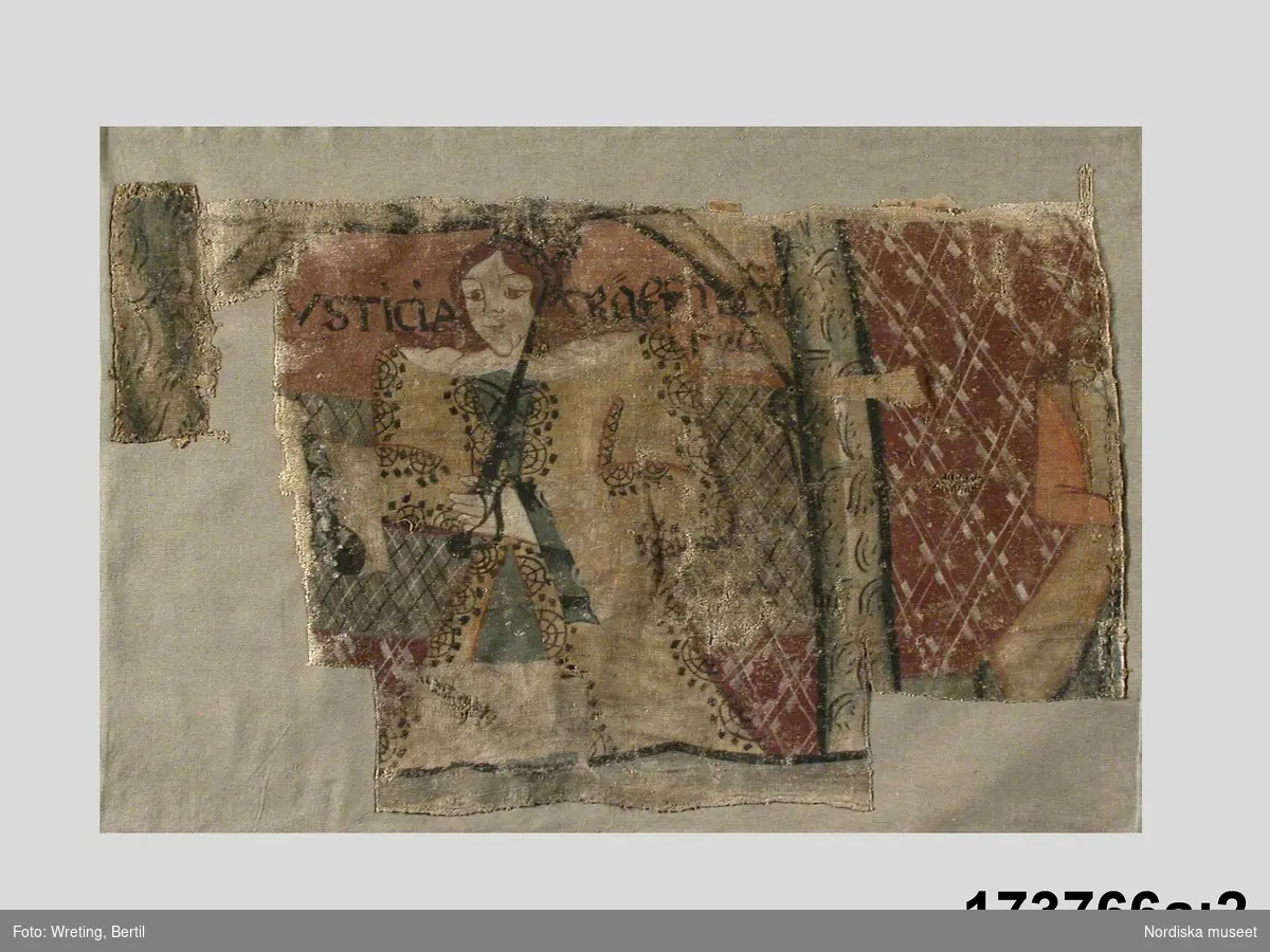 Huvudliggaren:
"Väggmålningar, 3 st. av väv, måln. i färger med figurframställn. delar av bibl. scener m.m.. trasig, defekt. 'J.S.S.K -- anno 1683'. "