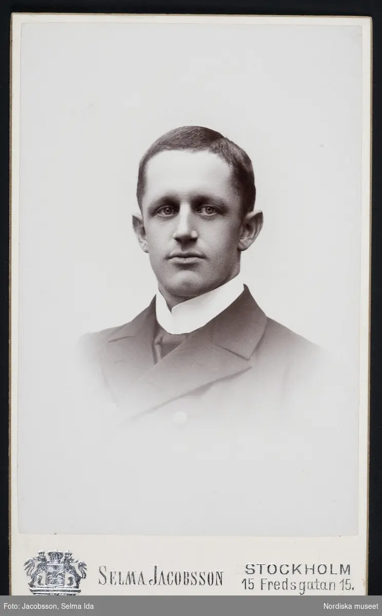 Porträtt av man, Ludvig Åkerhielm. 
Visitkort ur Anna Mobergs familjealbum.