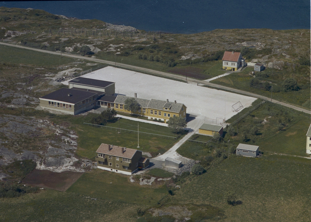Kvenvær, Helsøysund skole