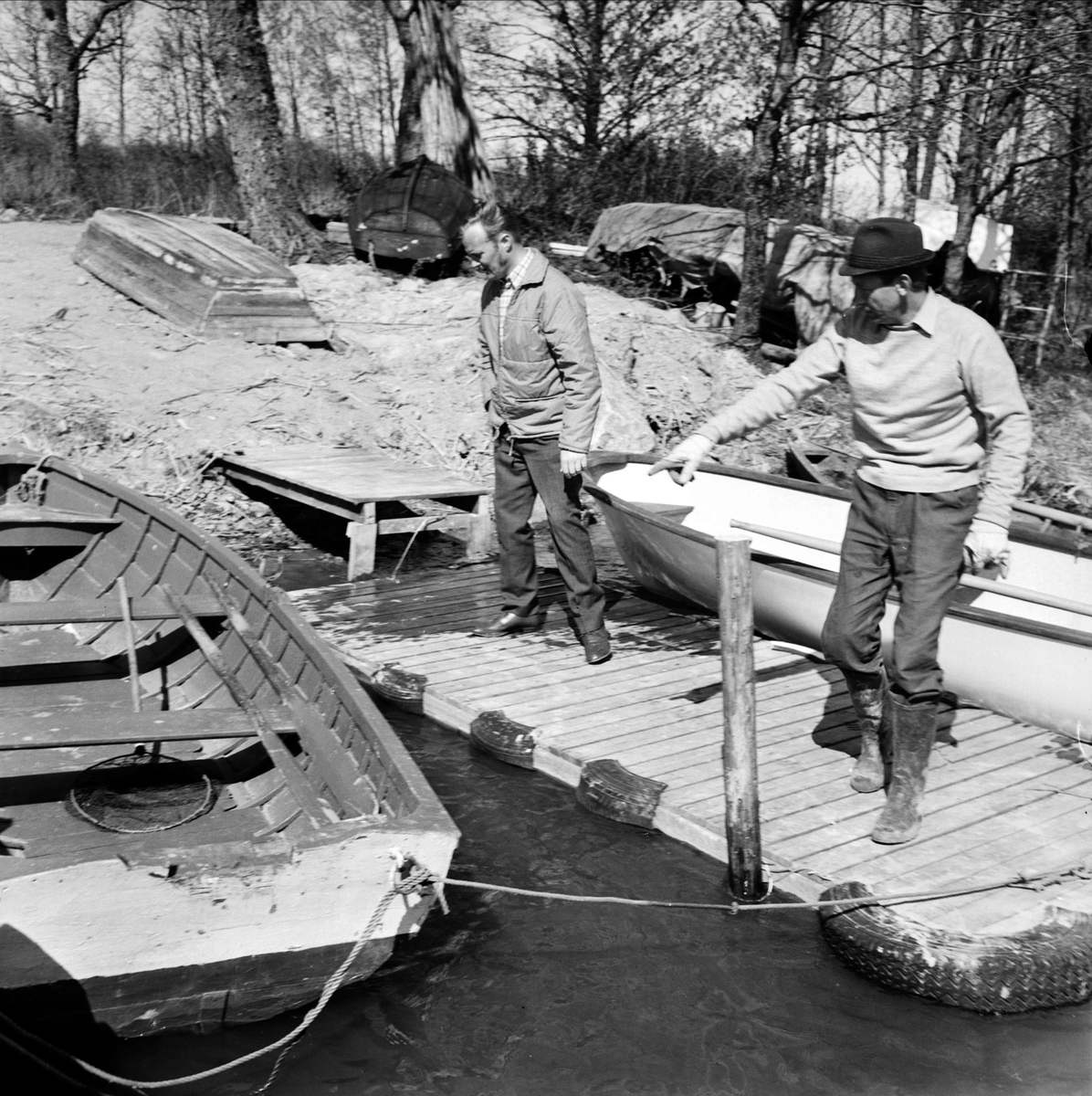 "Ledskärs 'fritidstorpare' bygger egen småbåtshamn", Ledskär, Österlövsta socken, Uppland maj 1973