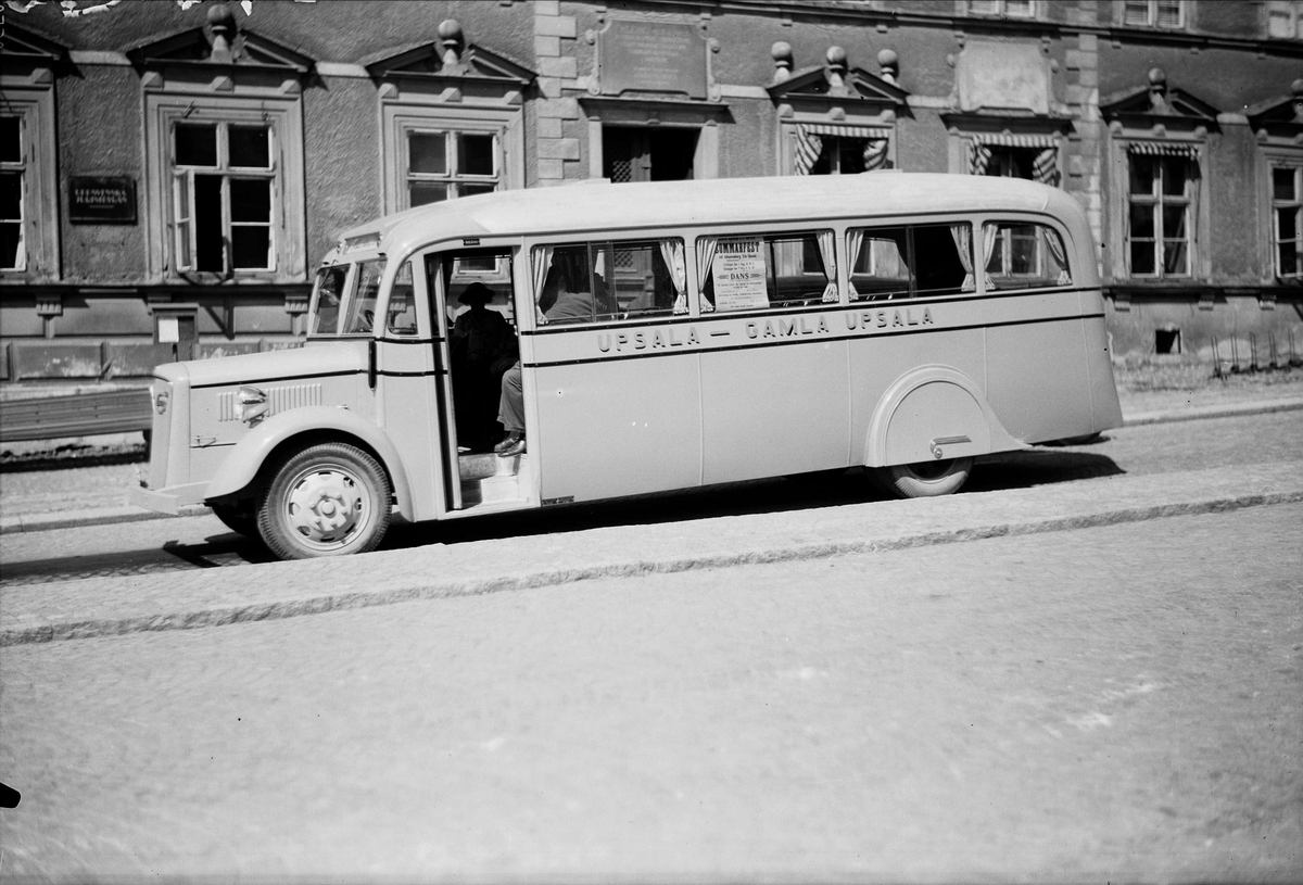 Passagerarbussen Uppsala - Gamla Uppsala på Gamla torget, Uppsala 1936