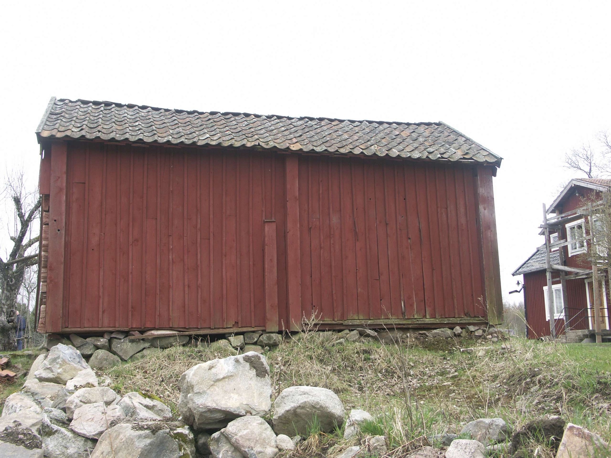Enkelbodar, Julsättra, Almunge socken, Uppland maj 2005