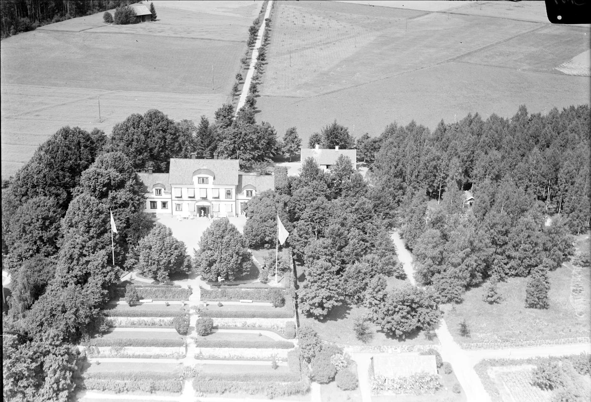 Flygfoto över Lindormsnäs gård, Låssa socken, Uppland 1938