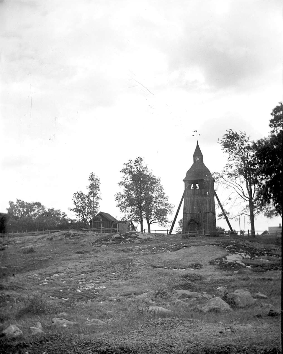 Klockstapeln vid Håbo-Tibble kyrka, Uppland 1917