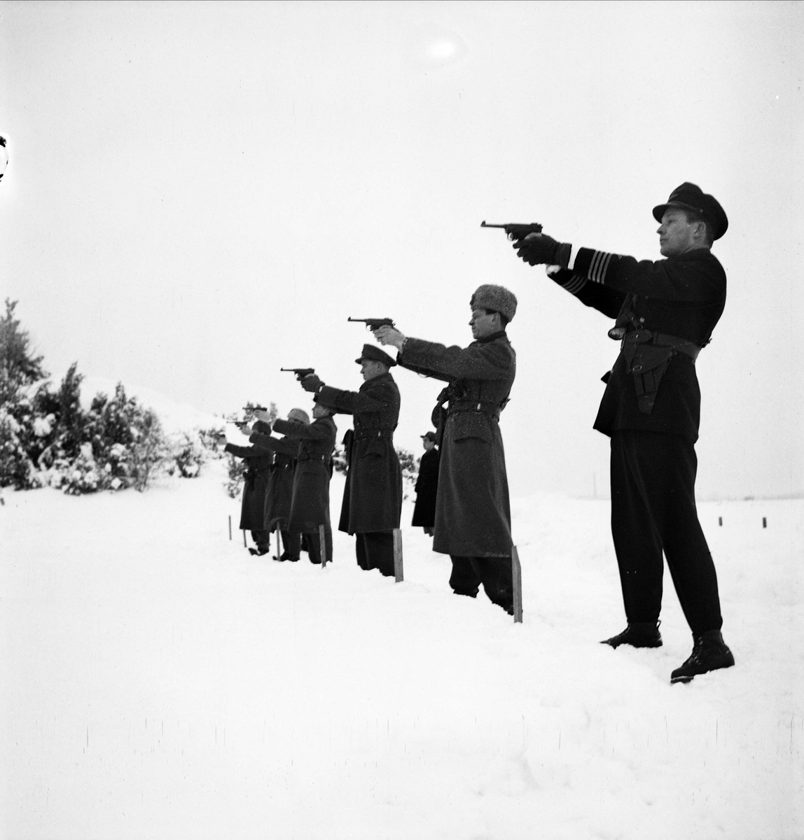 Flygkadetter under ledning av överstelöjtnant Peyron, Uppsala 1948