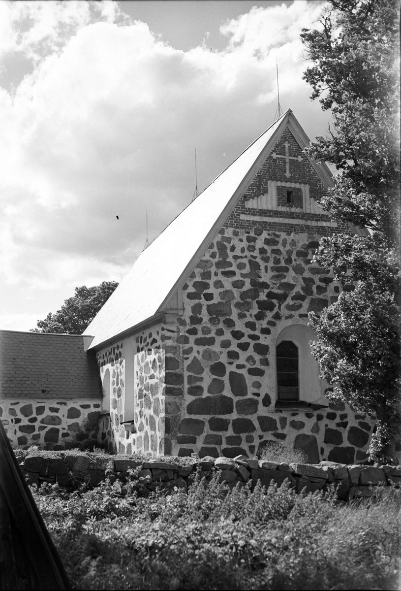 Ununge kyrka, Ununge socken, Uppland