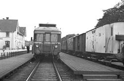 Sarpsborg stasjon med bensinmotorvogn type Cmb 14