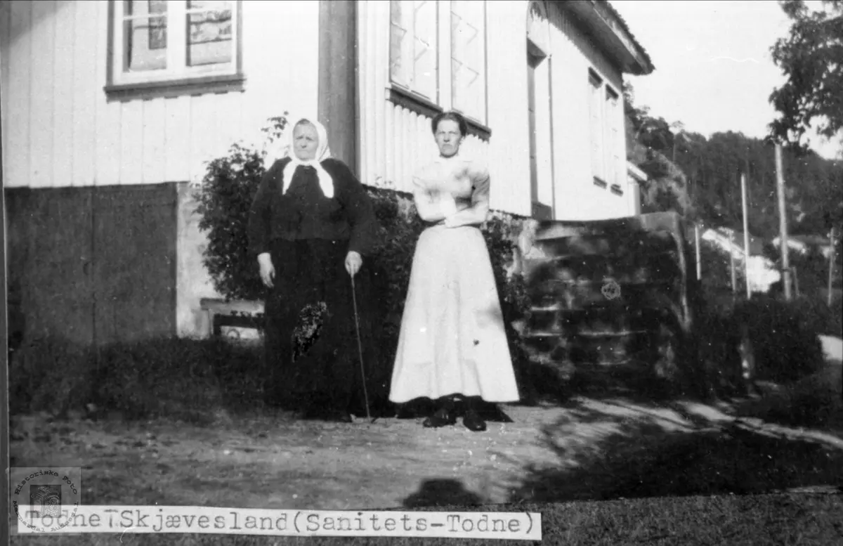 Mor og datter. Gunhild Tomine Heddeland og Todne Skjævesland.