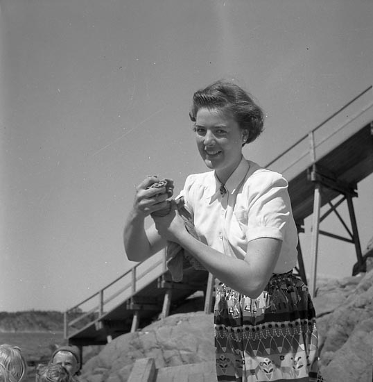 Enligt fotografens notering: "Badbilder Skeppsviken Maj 1951".