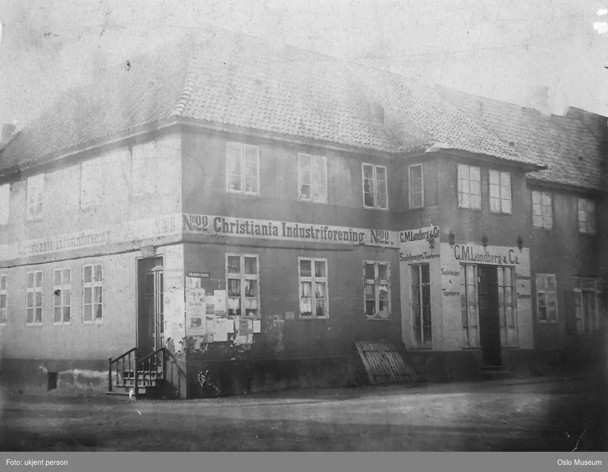 bygård, hjørnegård, Christiania Industriforening, plakater, kjellerlem