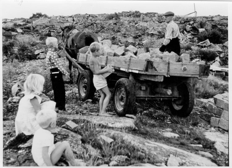 Transport av storgatsten i Valbodalen 1946
