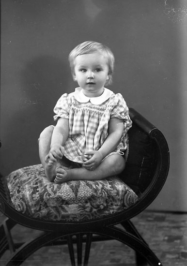 Enligt fotografens journal nr 7 1944-1950 : "Johansson, Marita adr. Fru Mary J. Mulltorp Svanesund".
