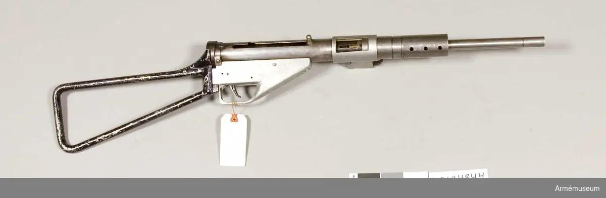 Grupp E IV.
Allt utom pipan tillverkat av danska frihetskämpar, 1940-tal. Tillverkningsnummer 32.