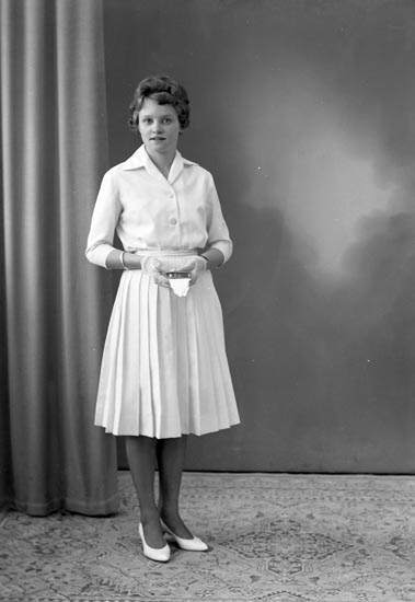 Enligt fotografens journal nr 9 1958-: "Gunnarsson, Kerstin Stenungsund".