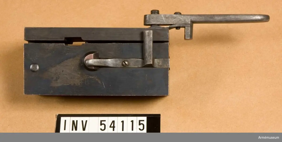 Grupp E VIII. 
Ingår i en sats verktyg för ställning av 10,15 mm kammarskjutningsgevär m/1884. 