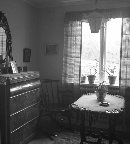 Text till bilden: "Interiör. Rylanders villa Pallen. 1947.04.11".




