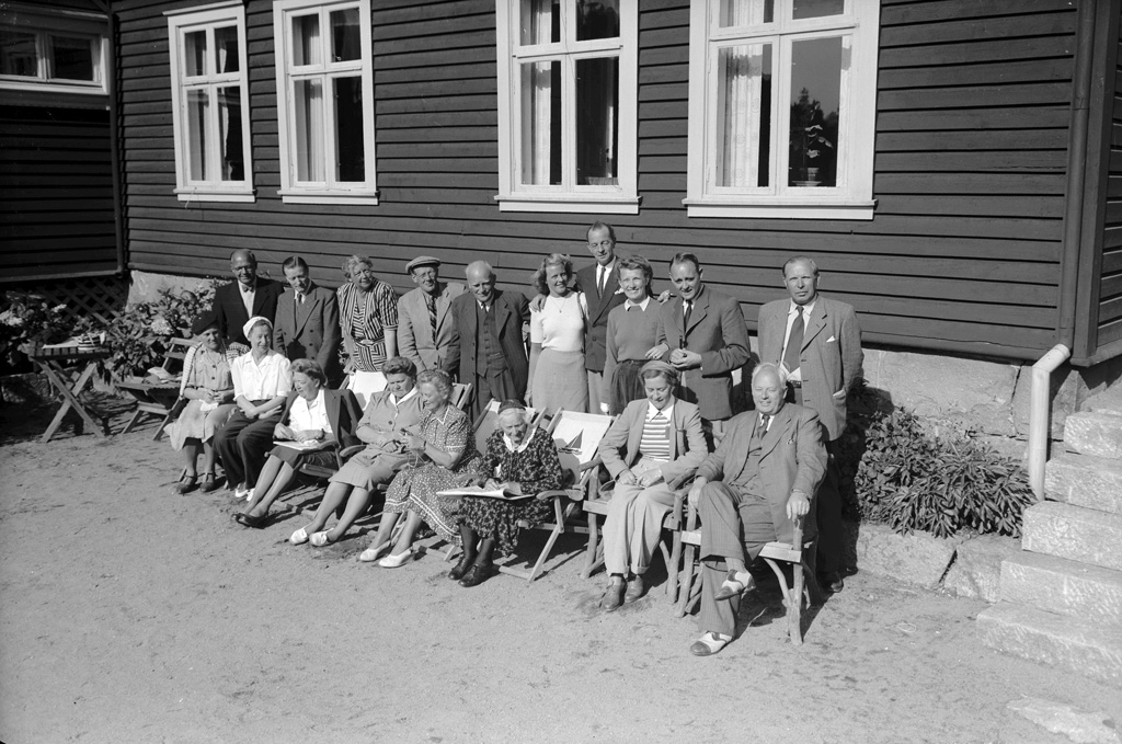 Text till bilden: "Hällekind 1947".