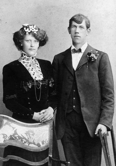 Brudparet Karin och Karl Hansson Forsberg, 20 maj 1911
