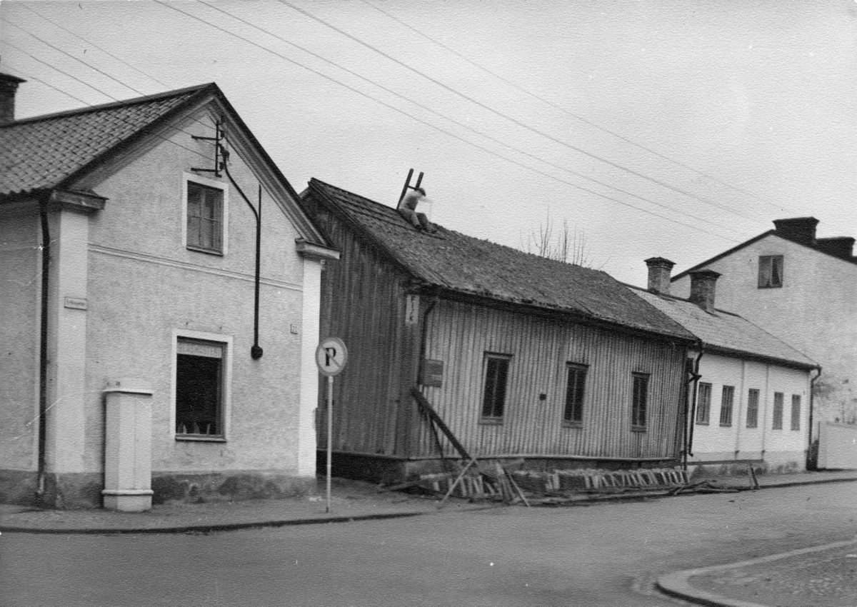 Enköping, kvarteret Apotekaren nr 9, Eriksgatan 20 och 18 A
