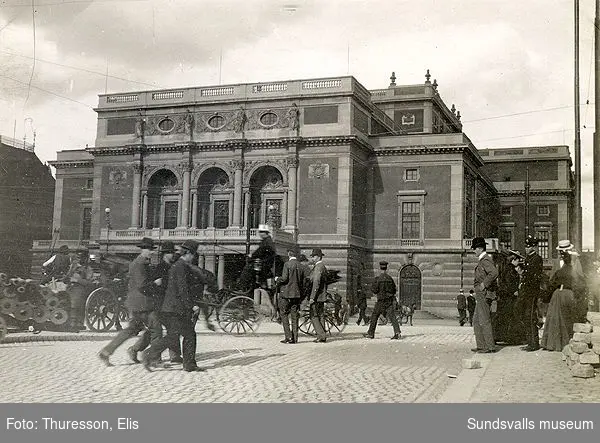 Kungliga operans fasad mot Gustav Adolfs torg.