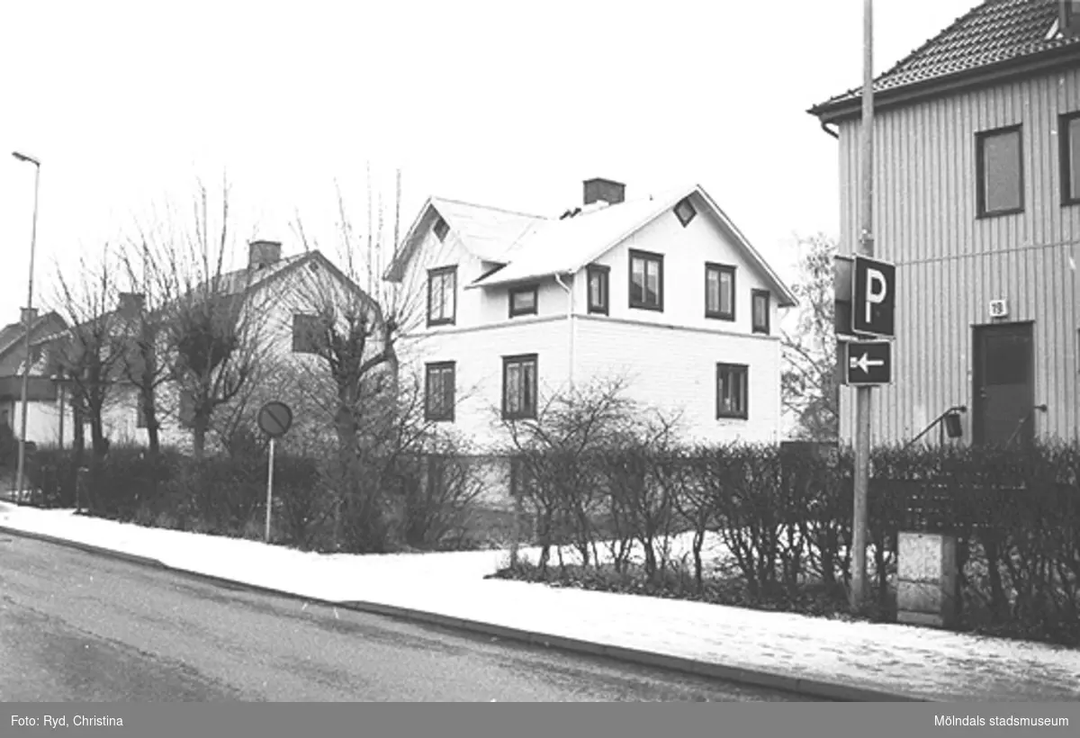 Några hus vid Barnhemsgatan i Broslätt. Bilden är tagen under 1990-talet.