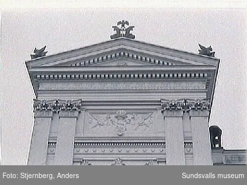 Lunds universitet ritat av Helgo Zettervall 1882 ca. Den assyriska flätan, finns bl a i Sundsvalls stadshus.