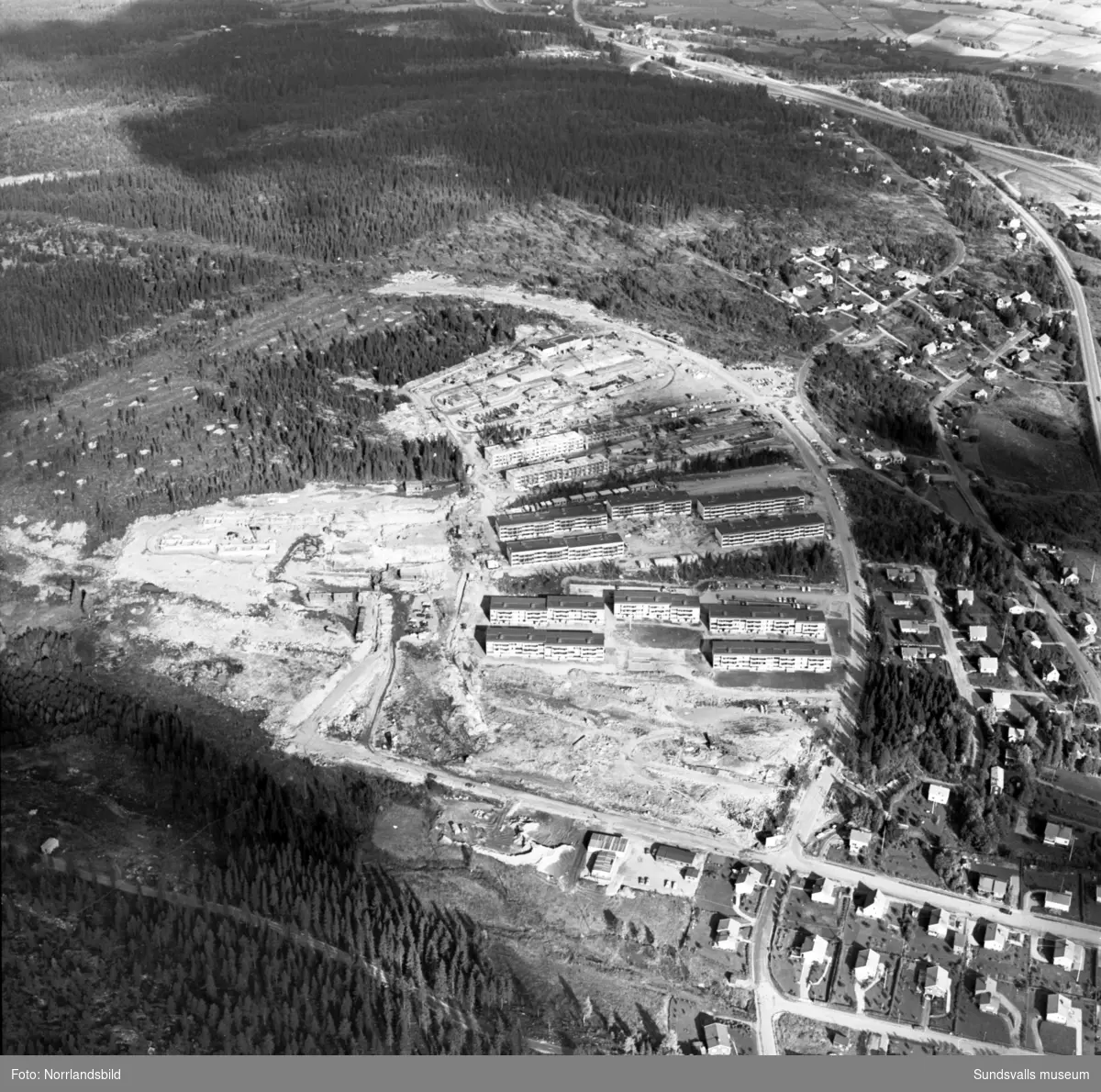 Flygfoton över byggandet av bostadsområdet vid Bågevägen i Bosvedjan.