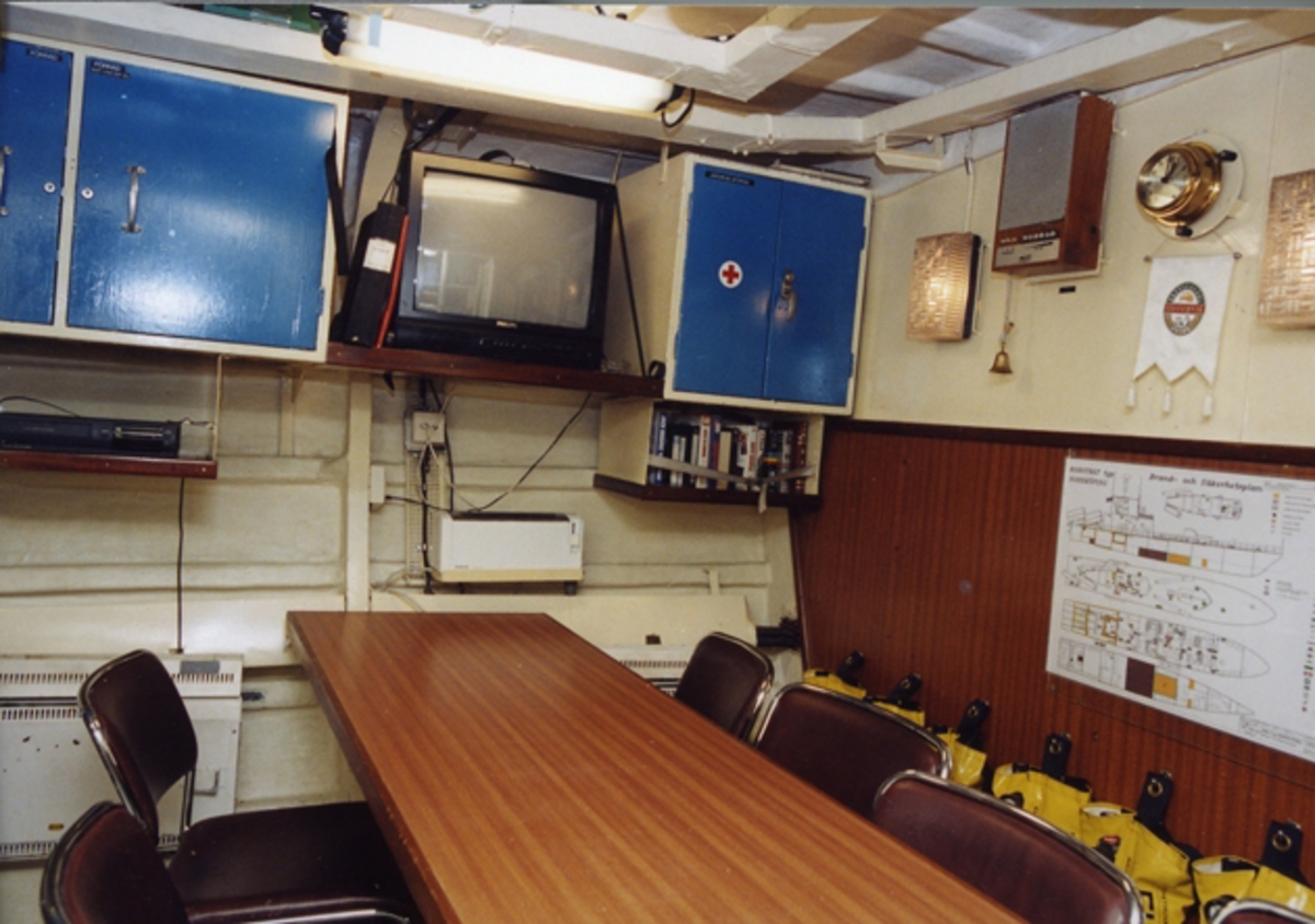 Mäss1, värnplikts matplats och tv-rum men även skyddstjänstplats när fartyget var klar för strid, bild tagen mot barbord sida