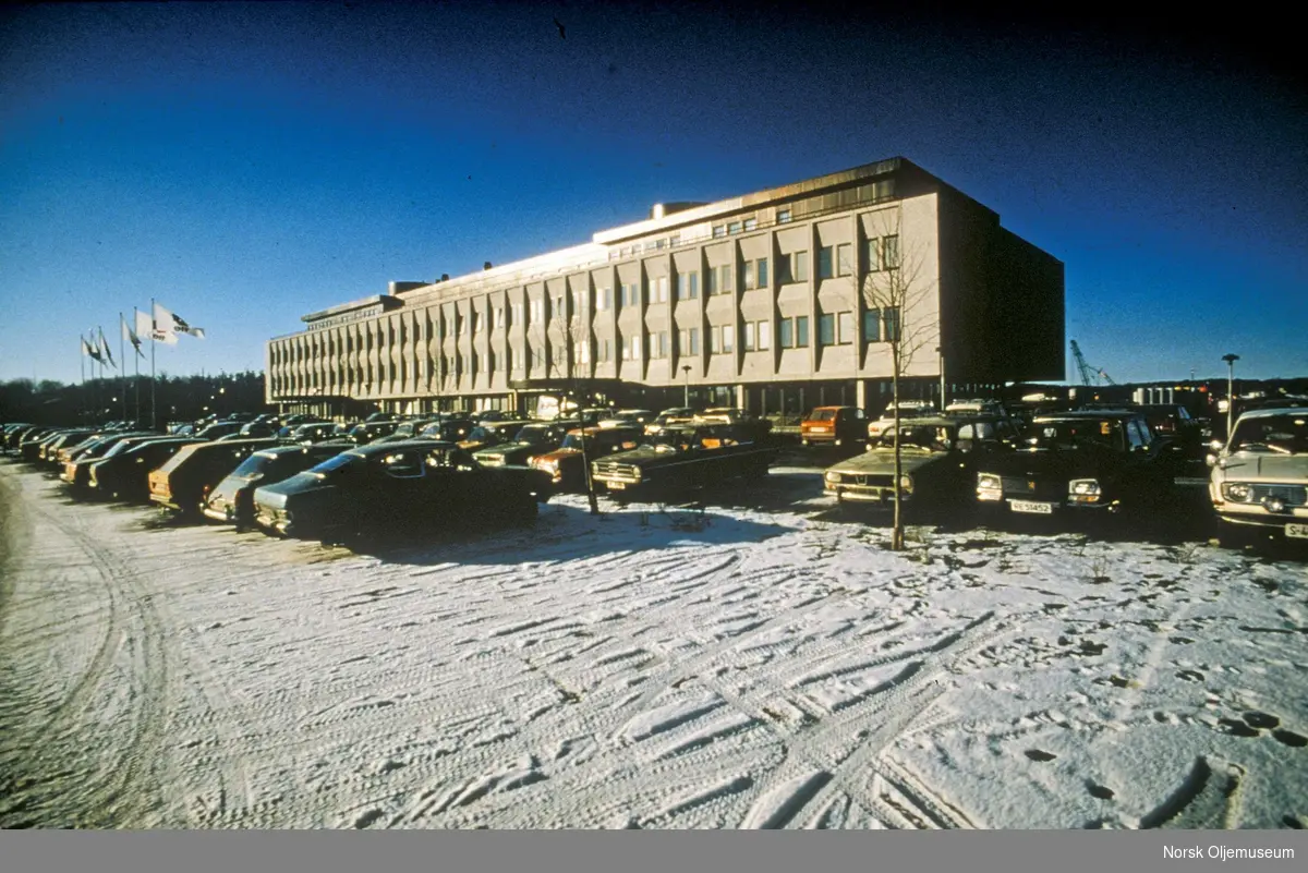 Dusavikbasen. Elf sitt hovedkontor fotografert før 1980