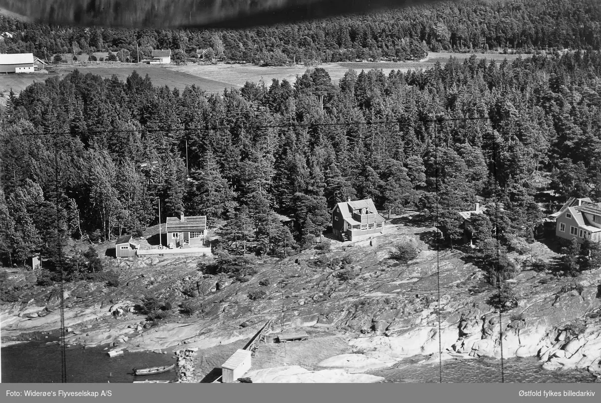 Flyfoto Fra Borge Kommune Fredrikstad I Østfold Widerøes Flyveselskap As Østfold Fylkes 