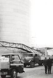 lastebiler, mølle, kornsilo, Rygge handelsforretning, lasteb