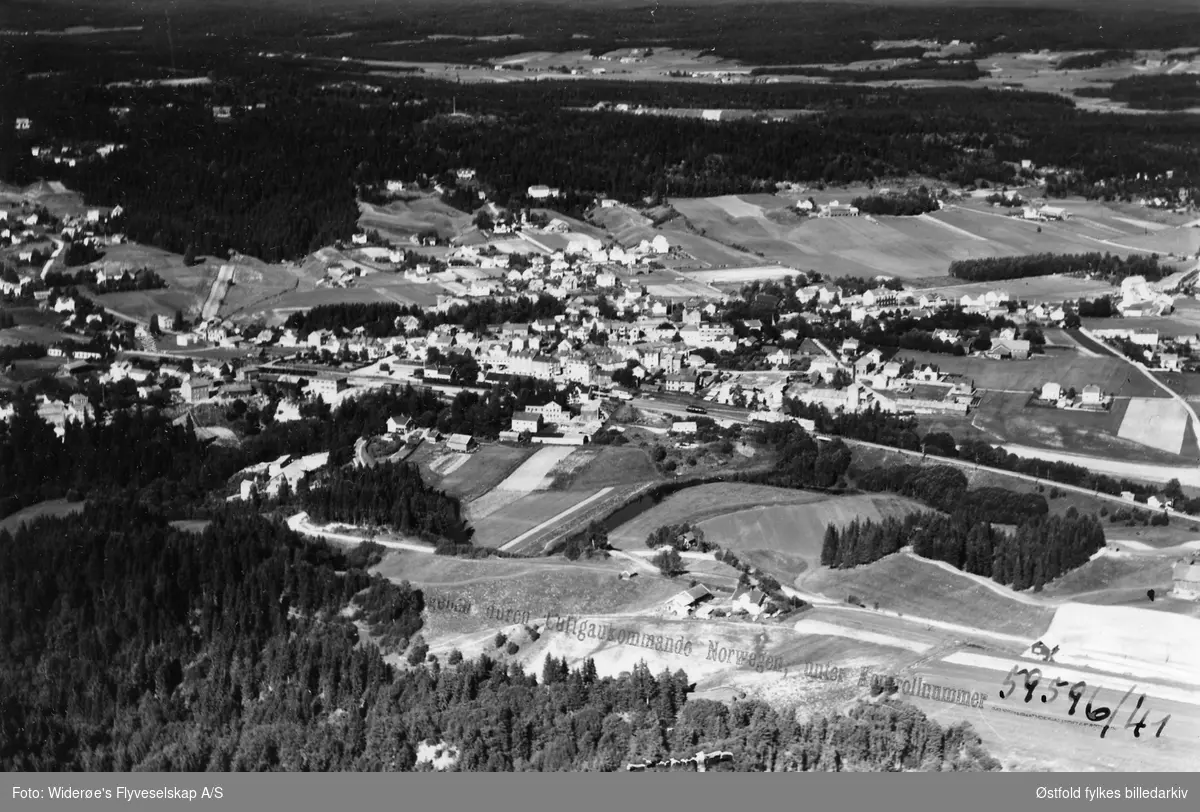 Oversiktsbilde fra Mysen sentrum i Eidsberg, tatt før 1940.