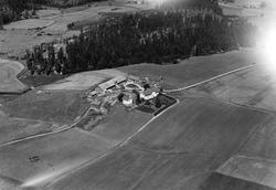 Gården Funderud i Eidsberg, flyfoto 6. august 1953. Daværend