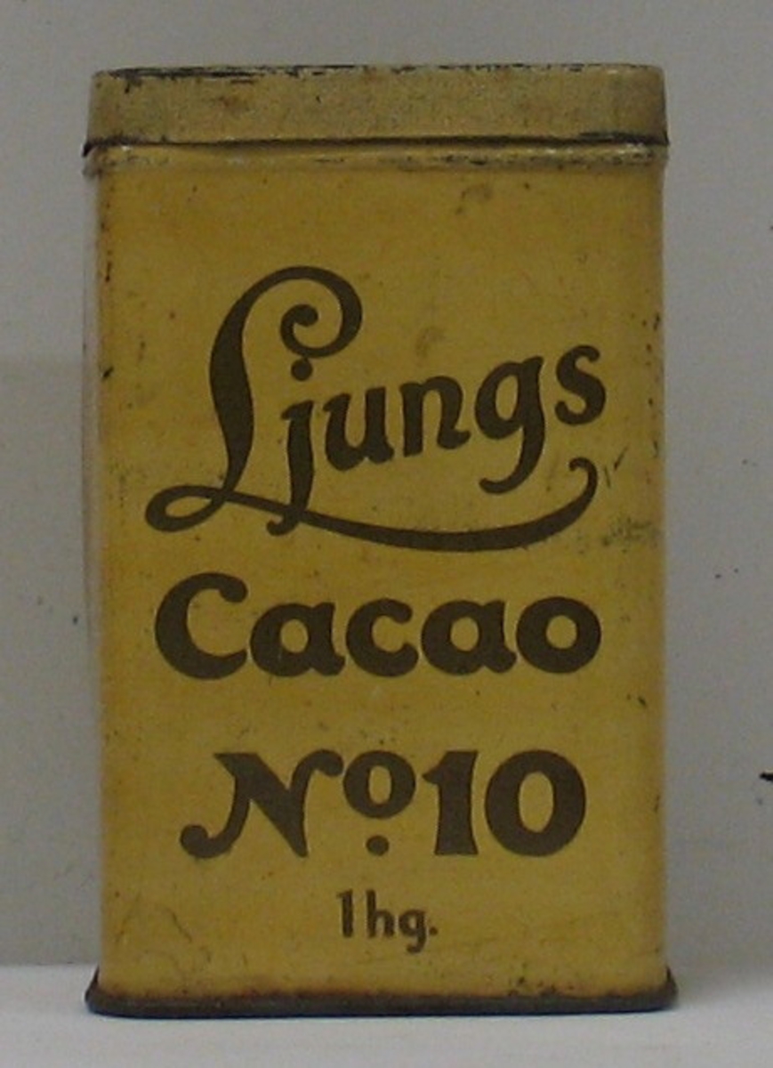 En förpackning för ''Ljungs kakao Nr. 10''.