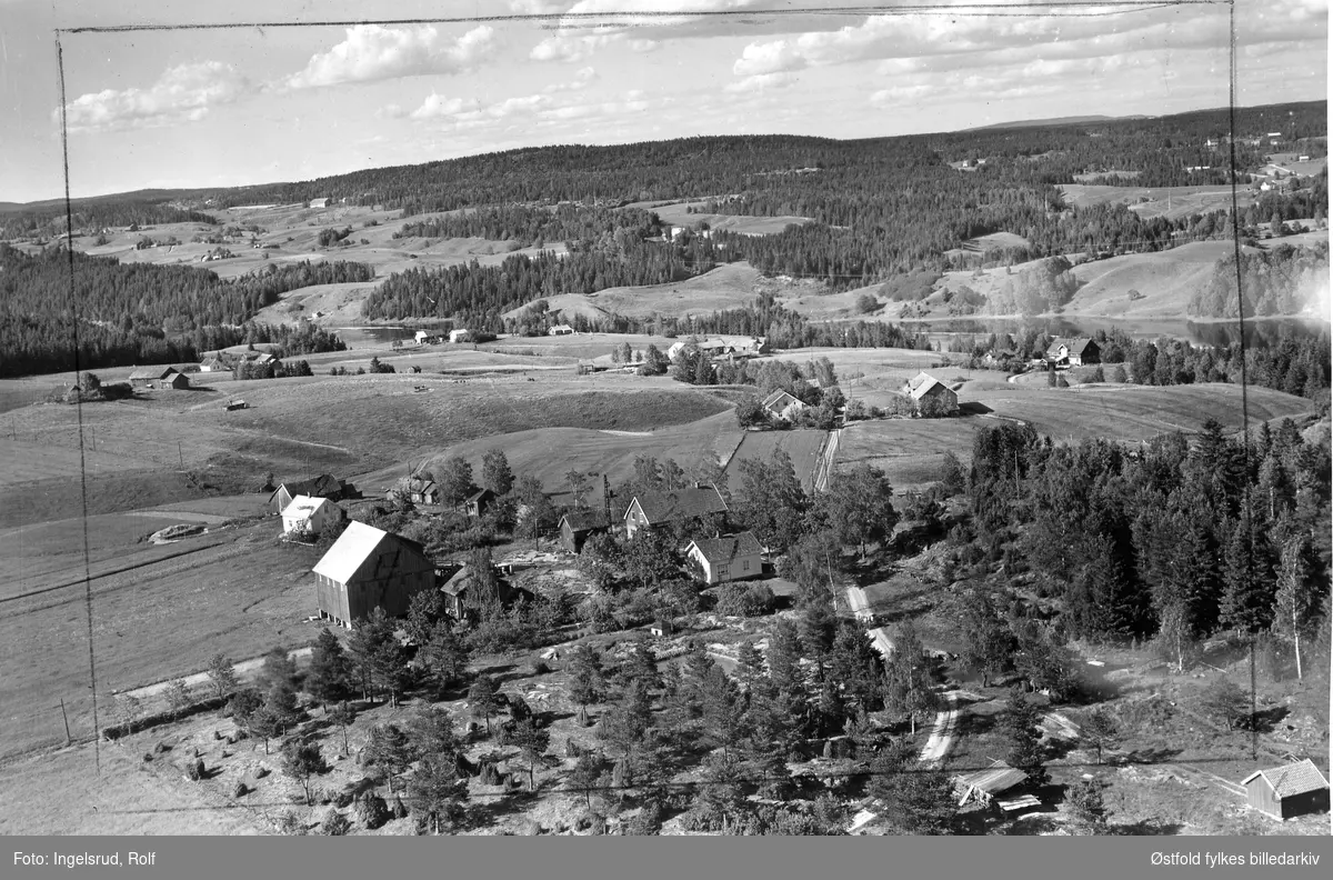 Børud gård  i Skiptvet, flyfoto 22. juni 1956