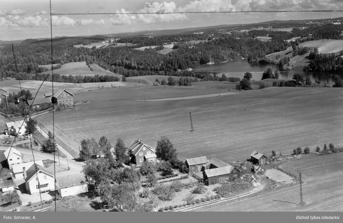 Korsvold gård  i Skiptvet, flyfoto 11. juni  1959.