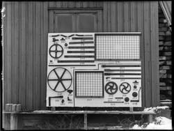 Haga Hoell, Ise 1948. 
Maskindeler utstilt og avfotografert