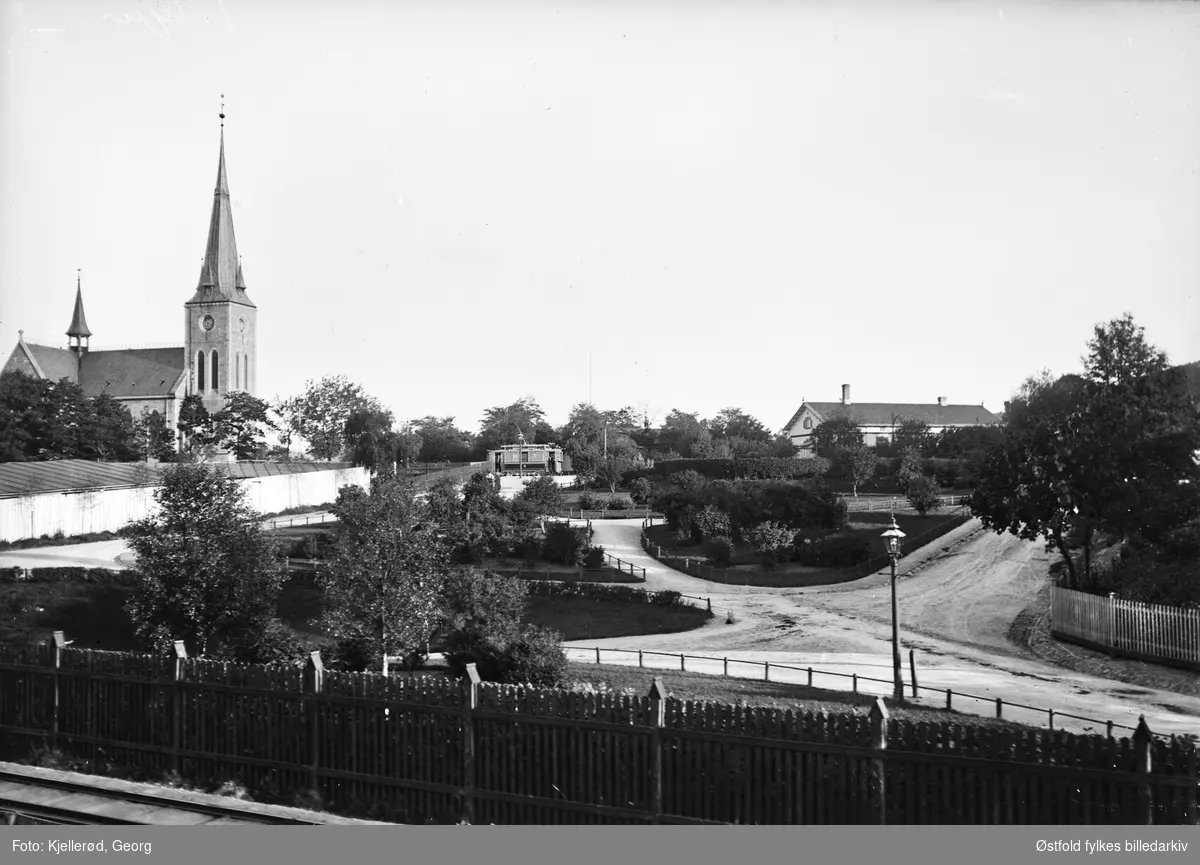 Ilaparken og Ilen kirke (bygd 1889), Ilevollen i Trondheim.