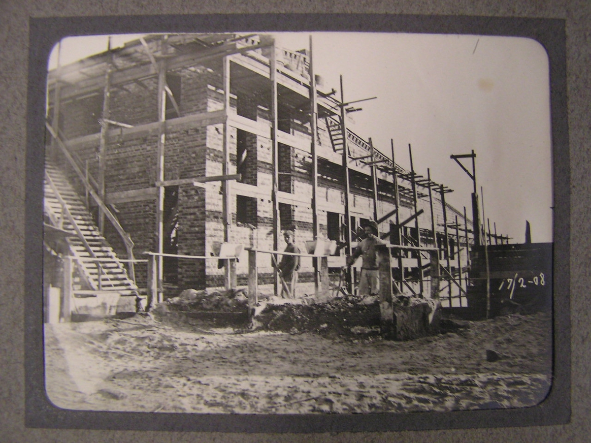 Bygging av karbidfabrikken på Tangen. Kragerø