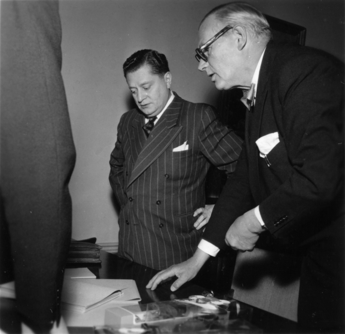 Fr. h. Bankdirektör Marcus Wallenberg och kamrer Einar Harald.