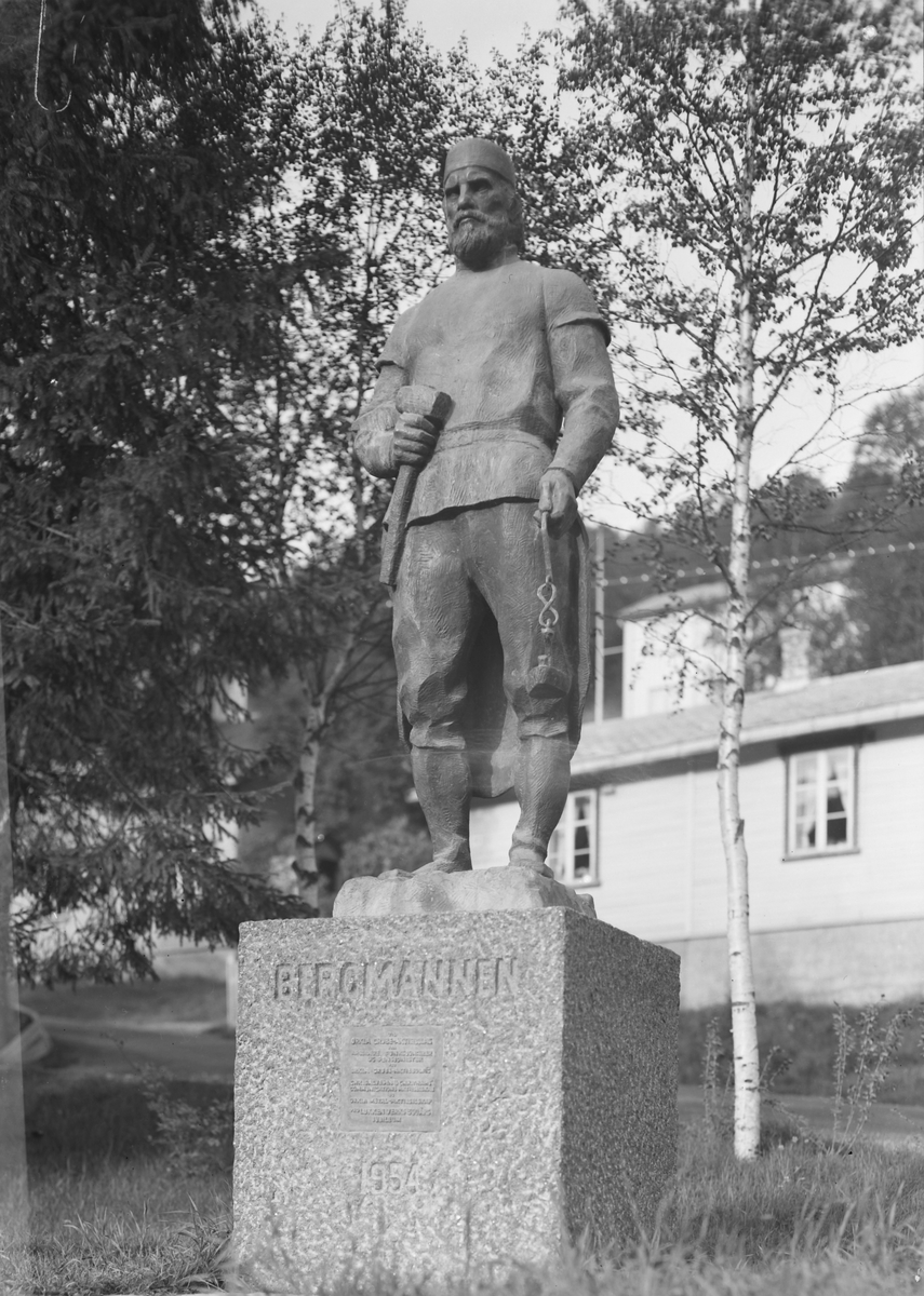 Bergmannsstatuen på Løkken Verk.