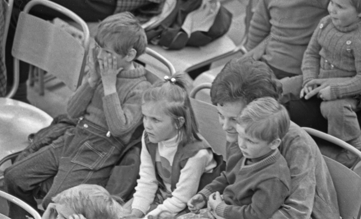 Barneteater i Aulaen.