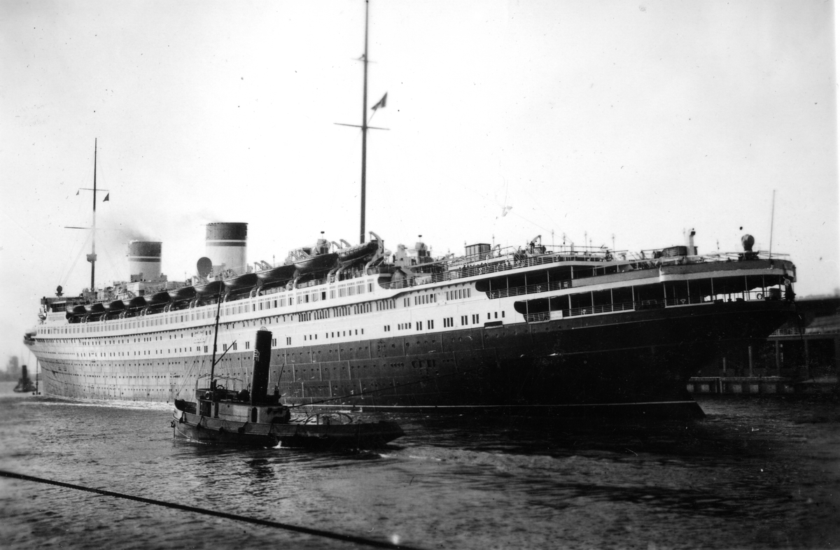Skeppsgossekåren Minnen från 1927-30 
Italienska atlantångaren SS Rex byggd 1932

Italienska atlantångaren SS Rex byggd 1932