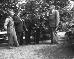 Vardens arkiv. "Stevne på Søve, Ulefoss" 28.06.1953