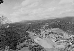 Produksjonsanlegget ved Løkkengruva, foruten arbeiderstrøken