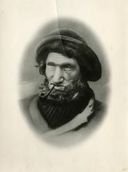 Portrett av fisker som røyker pipe.